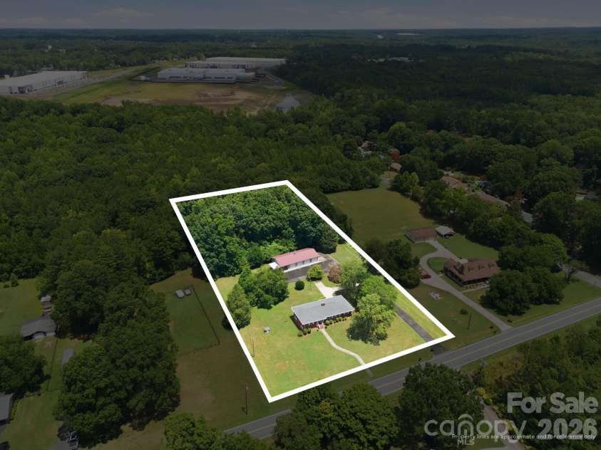 811 22nd Street, Kannapolis, NC 28083.  MLS# CAR4403486, YatesRealty ID 37785. 