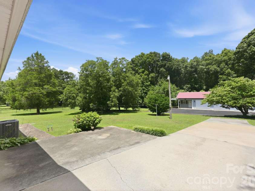 811 22nd Street, Kannapolis, NC 28083.  MLS# CAR4403486, YatesRealty ID 37785. 