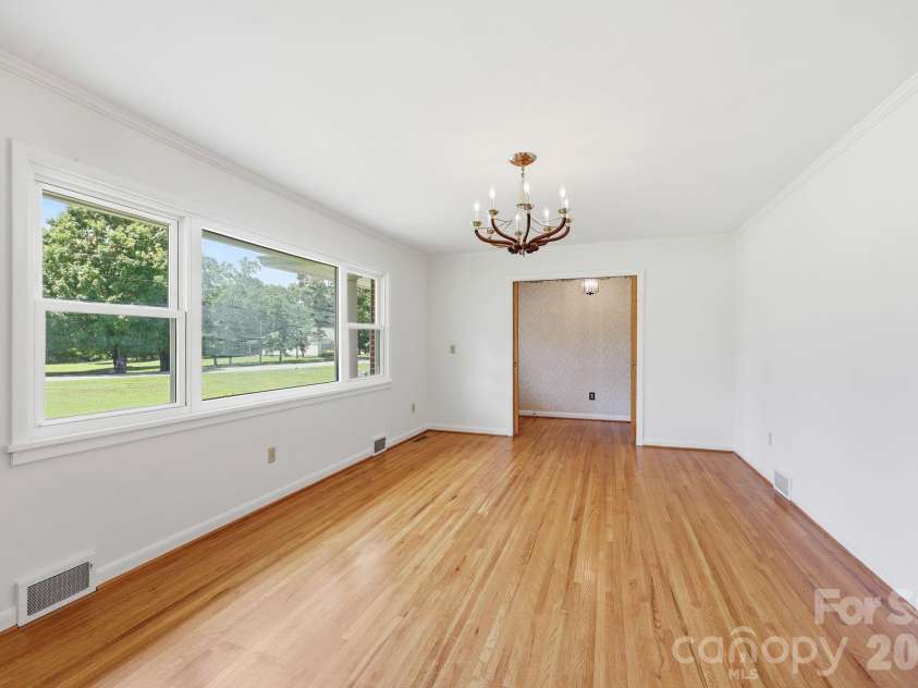 811 22nd Street, Kannapolis, NC 28083.  MLS# CAR4403486, YatesRealty ID 37785. 