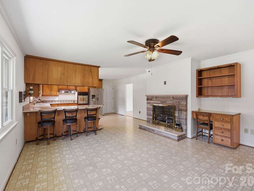 811 22nd Street, Kannapolis, NC 28083.  MLS# CAR4403486, YatesRealty ID 37785. 