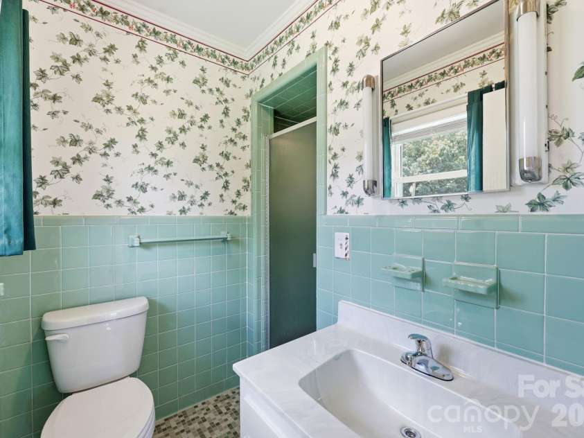 811 22nd Street, Kannapolis, NC 28083.  MLS# CAR4403486, YatesRealty ID 37785. 