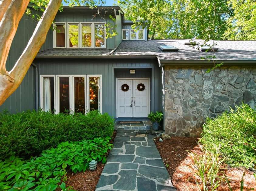 414 Stonecroft Drive, Lenoir, NC 28645.  MLS# CAR4403017, YatesRealty ID 37786. 