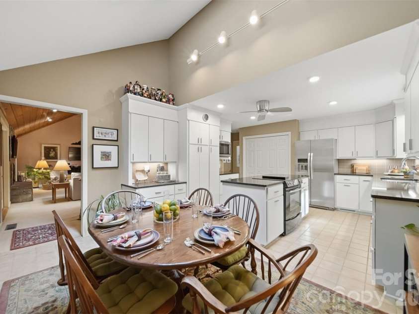 414 Stonecroft Drive, Lenoir, NC 28645.  MLS# CAR4403017, YatesRealty ID 37786. 