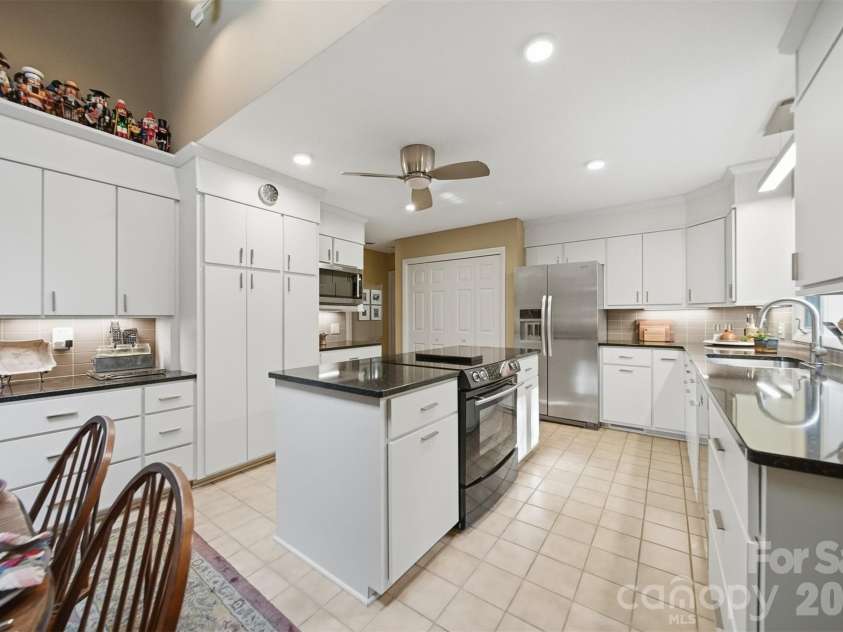 414 Stonecroft Drive, Lenoir, NC 28645.  MLS# CAR4403017, YatesRealty ID 37786. 