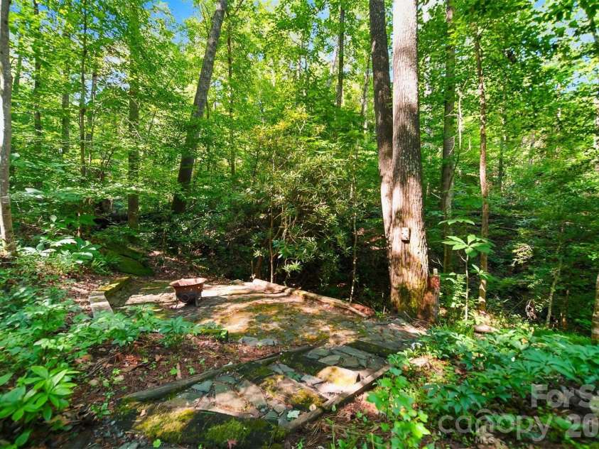 414 Stonecroft Drive, Lenoir, NC 28645.  MLS# CAR4403017, YatesRealty ID 37786. 