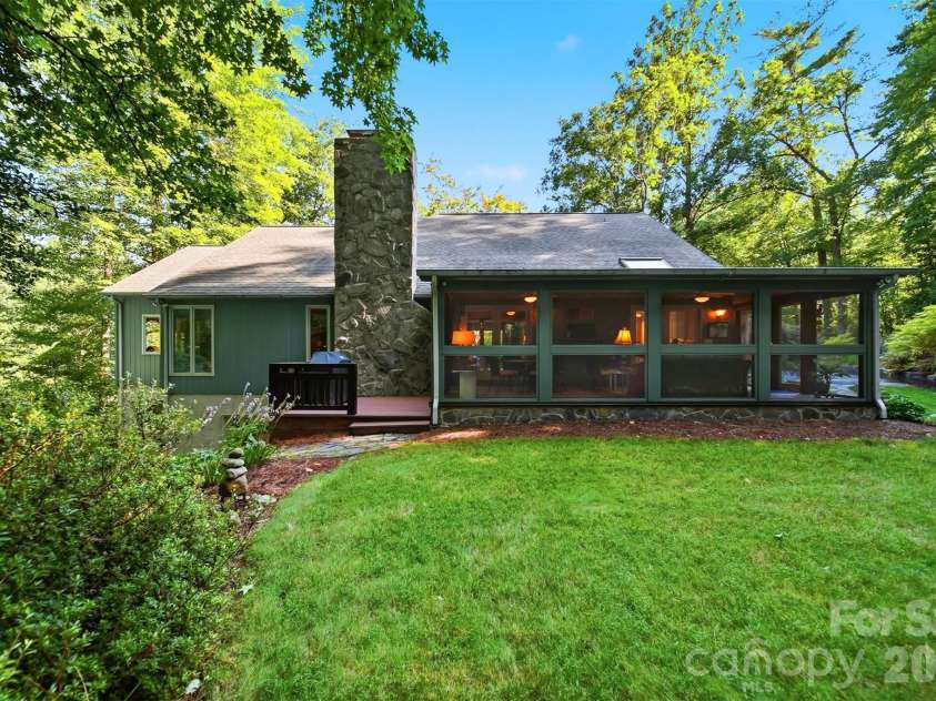 414 Stonecroft Drive, Lenoir, NC 28645.  MLS# CAR4403017, YatesRealty ID 37786. 