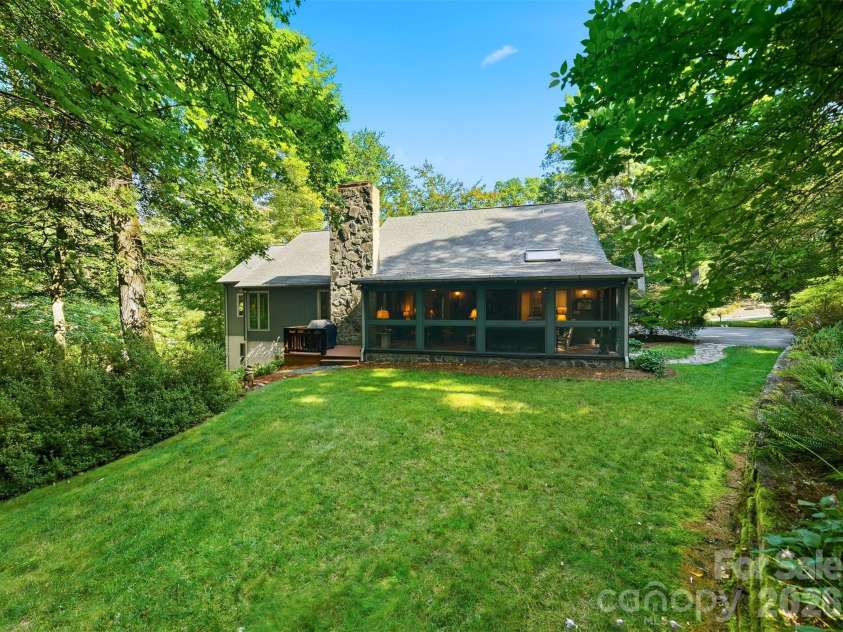 414 Stonecroft Drive, Lenoir, NC 28645.  MLS# CAR4403017, YatesRealty ID 37786. 