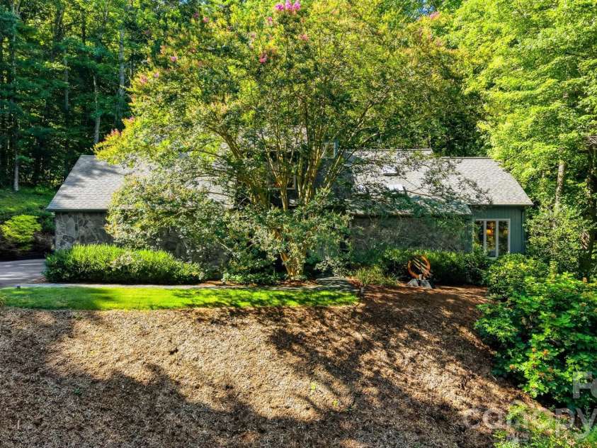 414 Stonecroft Drive, Lenoir, NC 28645.  MLS# CAR4403017, YatesRealty ID 37786. 
