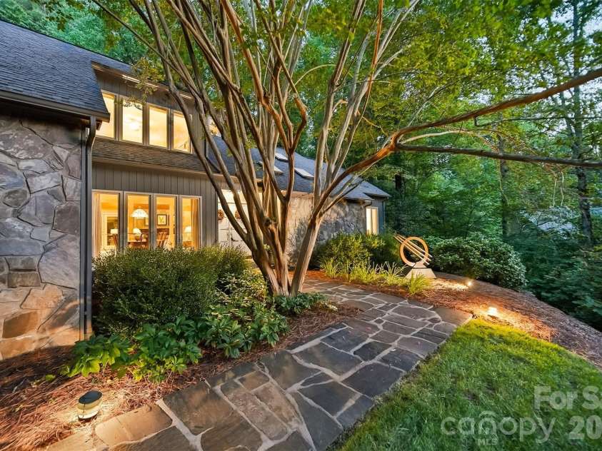 414 Stonecroft Drive, Lenoir, NC 28645.  MLS# CAR4403017, YatesRealty ID 37786. 