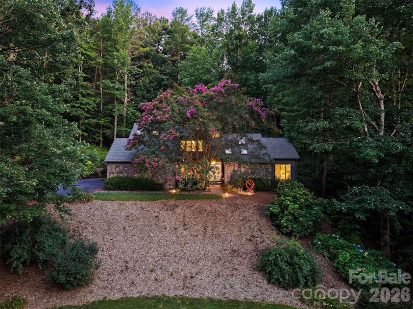 414 Stonecroft Drive, Lenoir, NC 28645.  MLS# CAR4403017, YatesRealty ID 37786. 