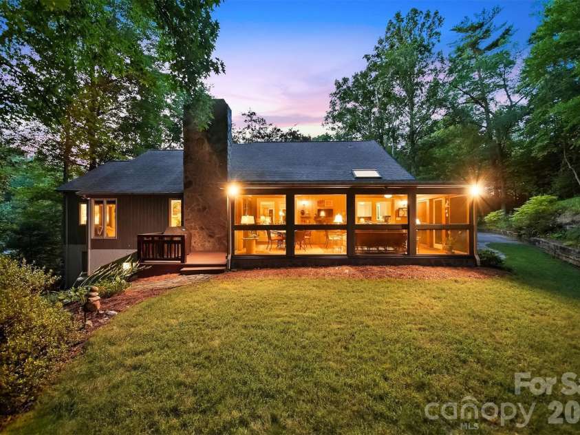 414 Stonecroft Drive, Lenoir, NC 28645.  MLS# CAR4403017, YatesRealty ID 37786. 