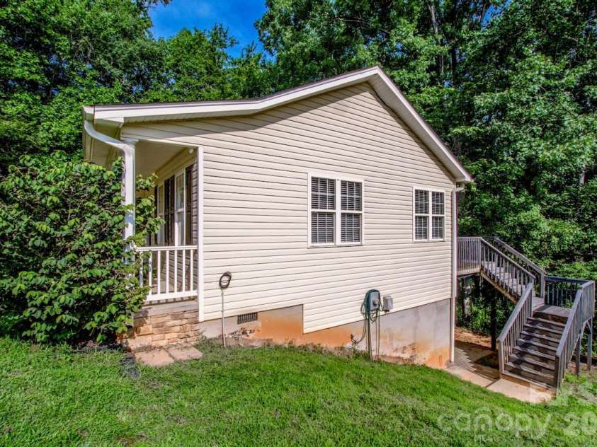 127 Wood Acre Drive, Mooresville, NC 28115.  MLS# CAR4414654, YatesRealty ID 37788. 