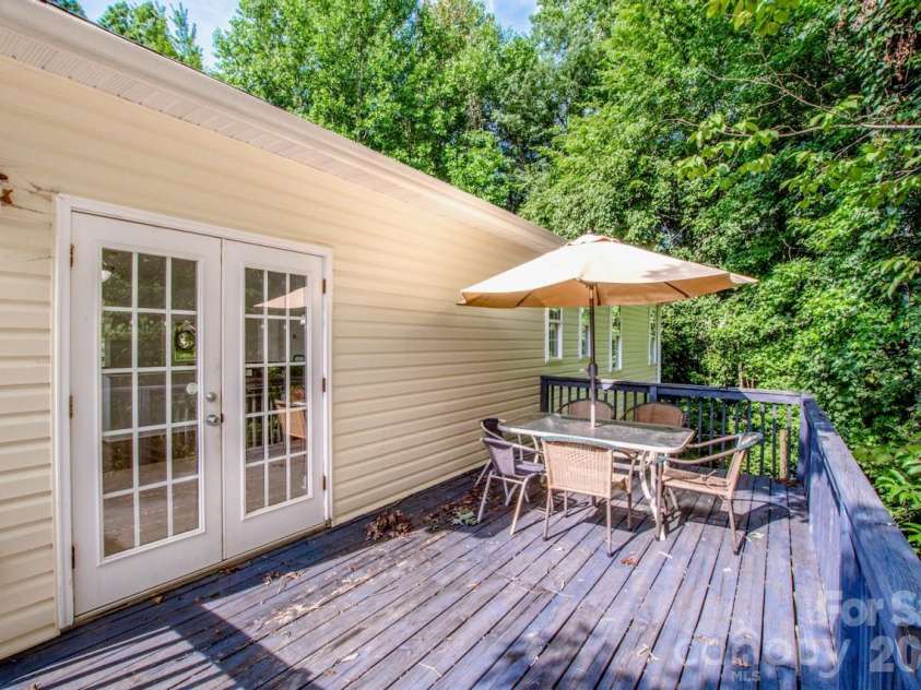 127 Wood Acre Drive, Mooresville, NC 28115.  MLS# CAR4414654, YatesRealty ID 37788. 