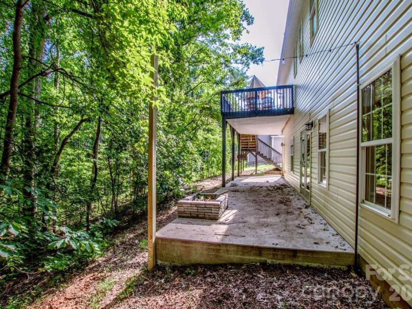 127 Wood Acre Drive, Mooresville, NC 28115.  MLS# CAR4414654, YatesRealty ID 37788. 