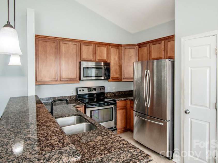 127 Wood Acre Drive, Mooresville, NC 28115.  MLS# CAR4414654, YatesRealty ID 37788. Kitchen