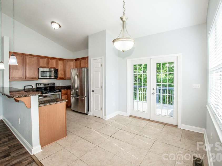 127 Wood Acre Drive, Mooresville, NC 28115.  MLS# CAR4414654, YatesRealty ID 37788. Kitchen/breakfast area