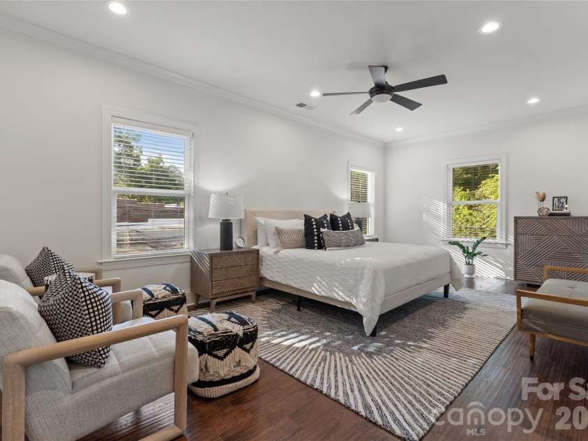 429 Pecan Avenue, Charlotte, NC 28204.  MLS# CAR4387793, YatesRealty ID 37789. 