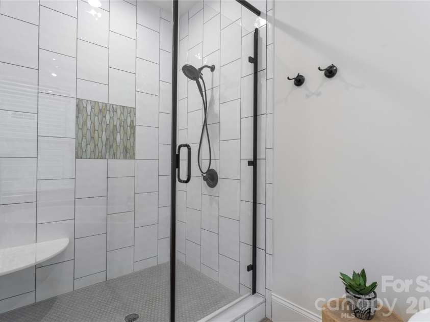 429 Pecan Avenue, Charlotte, NC 28204.  MLS# CAR4387793, YatesRealty ID 37789. 