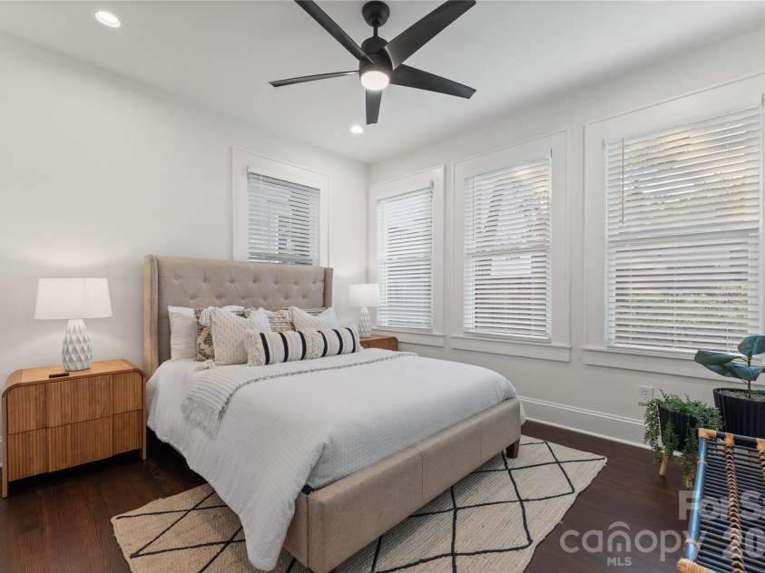 429 Pecan Avenue, Charlotte, NC 28204.  MLS# CAR4387793, YatesRealty ID 37789. 