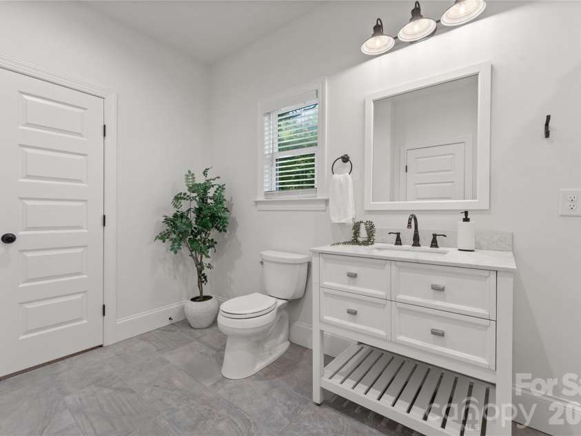 429 Pecan Avenue, Charlotte, NC 28204.  MLS# CAR4387793, YatesRealty ID 37789. 
