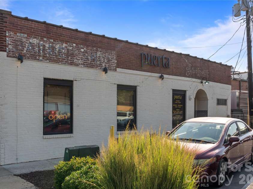 429 Pecan Avenue, Charlotte, NC 28204.  MLS# CAR4387793, YatesRealty ID 37789. 