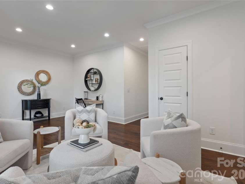 429 Pecan Avenue, Charlotte, NC 28204.  MLS# CAR4436926, YatesRealty ID 37789. 