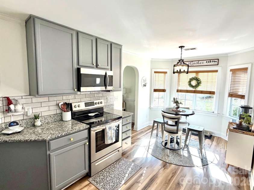 1421 Dexter Ridge Drive, Holly Springs, NC 27540.  MLS# CAR4340790, YatesRealty ID 3779. 