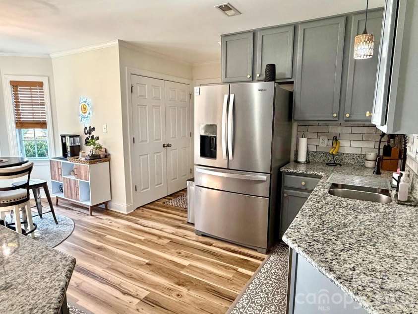 1421 Dexter Ridge Drive, Holly Springs, NC 27540.  MLS# CAR4340790, YatesRealty ID 3779. 