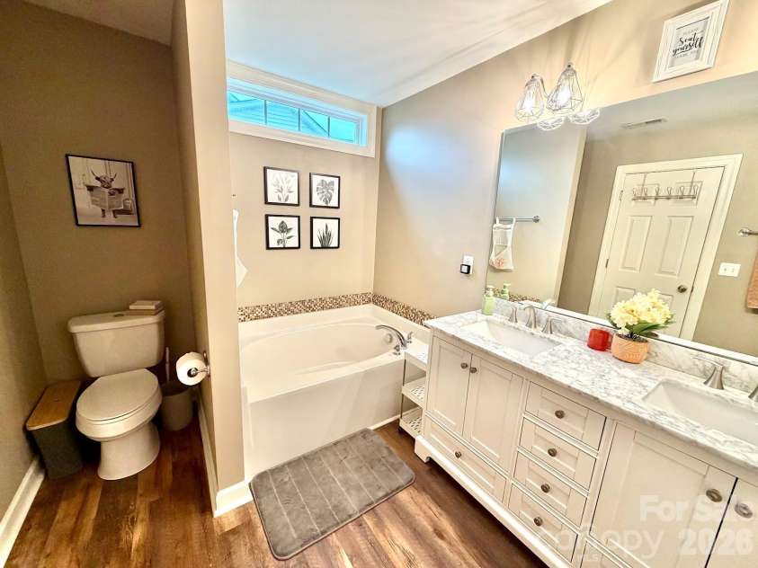 1421 Dexter Ridge Drive, Holly Springs, NC 27540.  MLS# CAR4340790, YatesRealty ID 3779. 