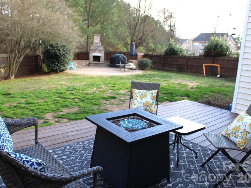 1421 Dexter Ridge Drive, Holly Springs, NC 27540.  MLS# CAR4340790, YatesRealty ID 3779. 