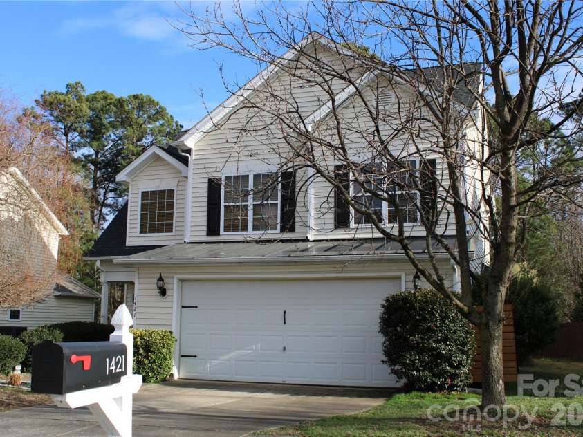1421 Dexter Ridge Drive, Holly Springs, NC 27540.  MLS# CAR4340790, YatesRealty ID 3779. 