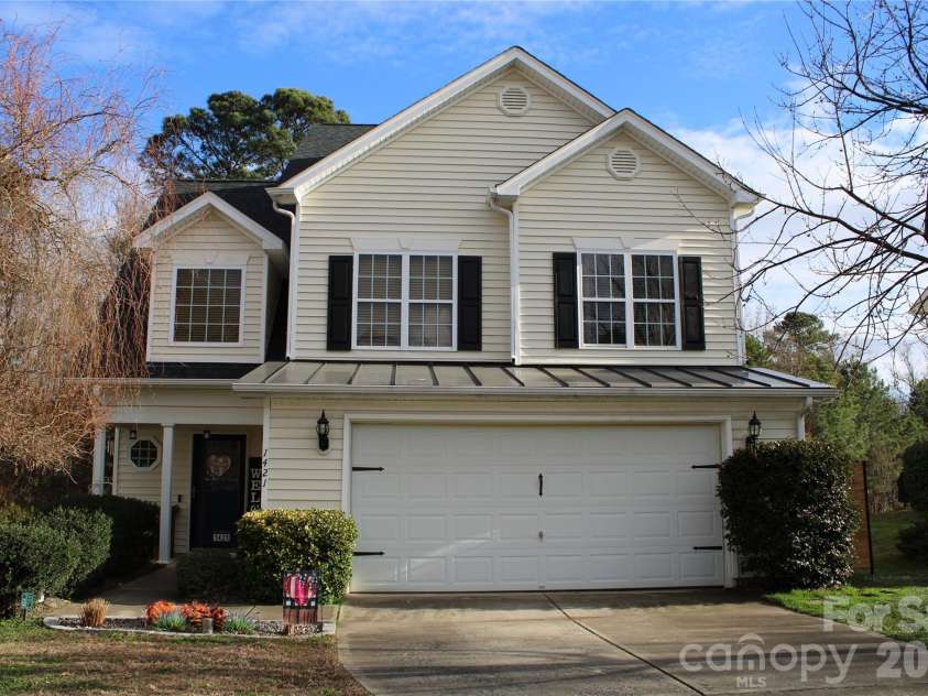 1421 Dexter Ridge Drive, Holly Springs, NC 27540.  MLS# CAR4340790, YatesRealty ID 3779. 