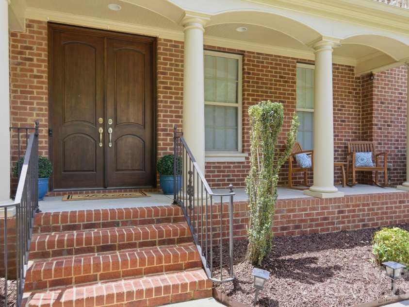 3219 Lakehurst Crossing, Matthews, NC 28104.  MLS# CAR4381031, YatesRealty ID 37790. 