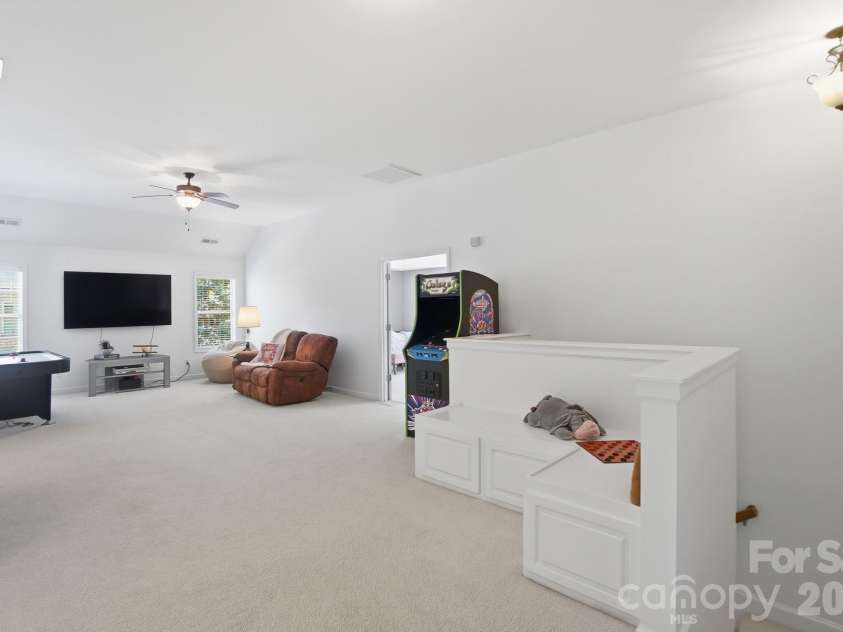 3219 Lakehurst Crossing, Matthews, NC 28104.  MLS# CAR4381031, YatesRealty ID 37790. Room for everything