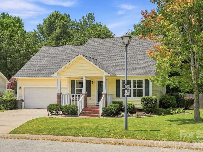 2010 Mallard Creek Drive, Rock Hill, SC 29732.  MLS# CAR4403595, YatesRealty ID 37791. 