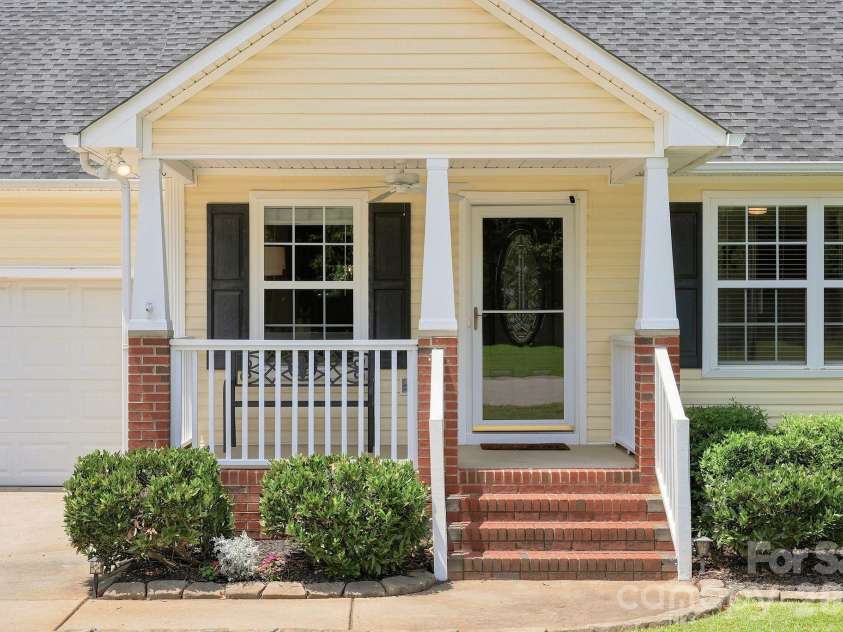 2010 Mallard Creek Drive, Rock Hill, SC 29732.  MLS# CAR4403595, YatesRealty ID 37791. 