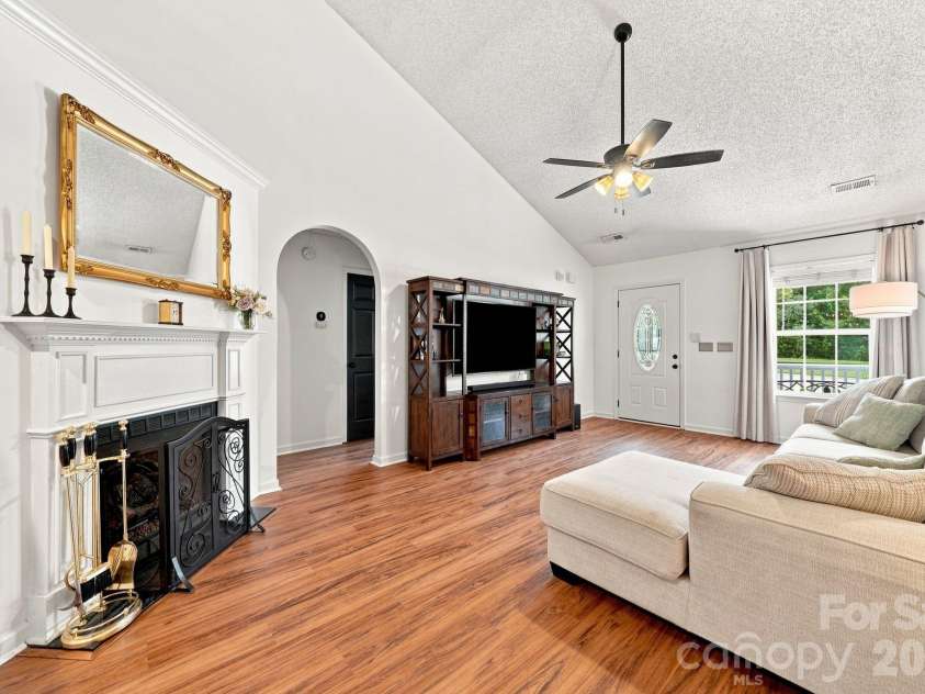 2010 Mallard Creek Drive, Rock Hill, SC 29732.  MLS# CAR4403595, YatesRealty ID 37791. 