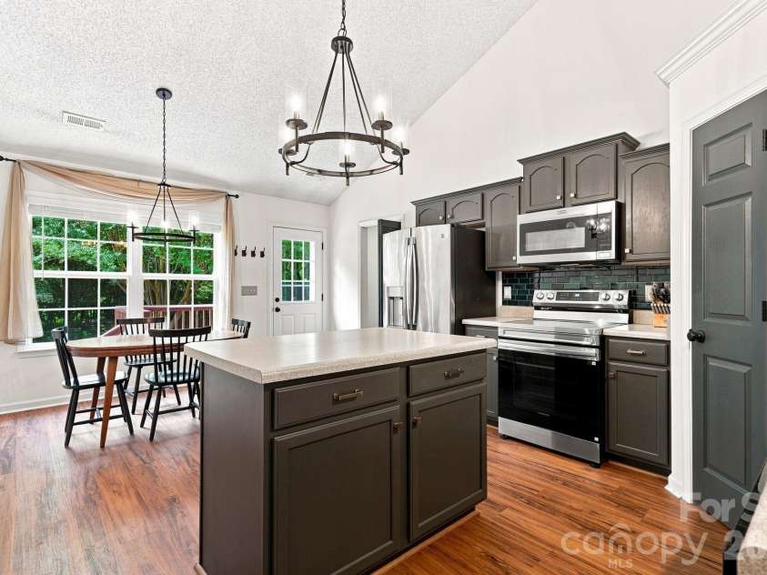 2010 Mallard Creek Drive, Rock Hill, SC 29732.  MLS# CAR4403595, YatesRealty ID 37791. 