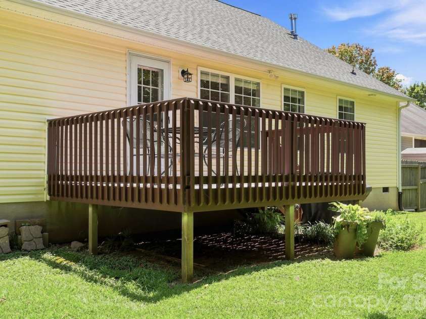 2010 Mallard Creek Drive, Rock Hill, SC 29732.  MLS# CAR4403595, YatesRealty ID 37791. 