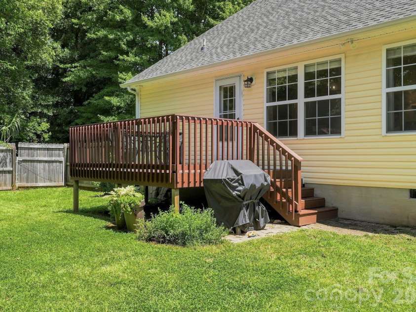 2010 Mallard Creek Drive, Rock Hill, SC 29732.  MLS# CAR4403595, YatesRealty ID 37791. 