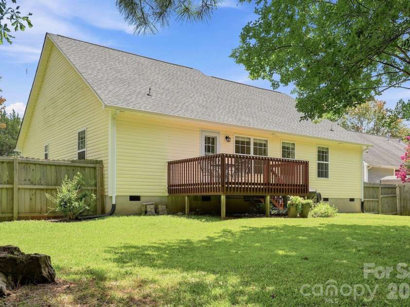 2010 Mallard Creek Drive, Rock Hill, SC 29732.  MLS# CAR4403595, YatesRealty ID 37791. 