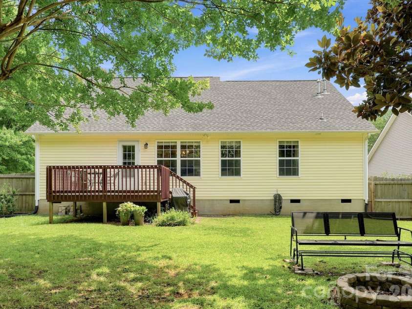 2010 Mallard Creek Drive, Rock Hill, SC 29732.  MLS# CAR4403595, YatesRealty ID 37791. 