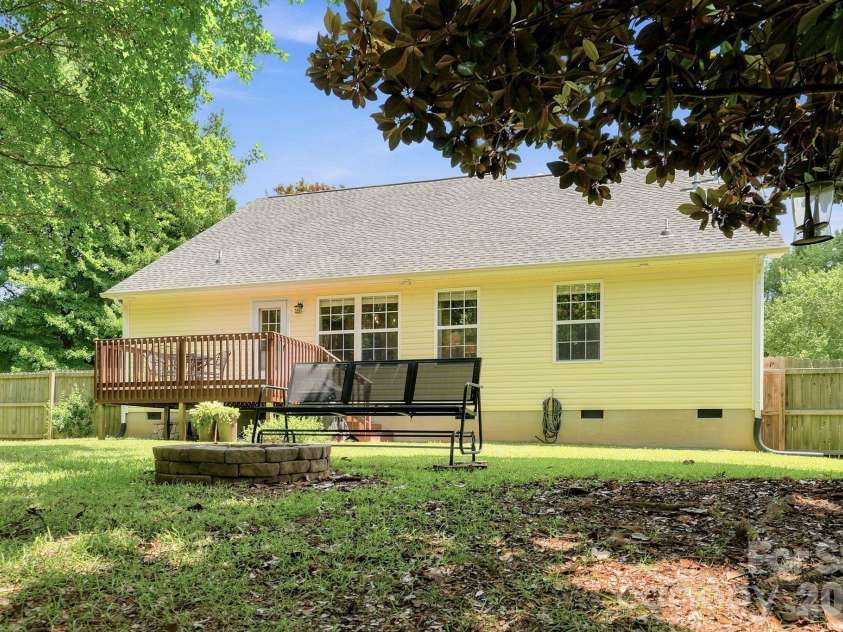 2010 Mallard Creek Drive, Rock Hill, SC 29732.  MLS# CAR4403595, YatesRealty ID 37791. 