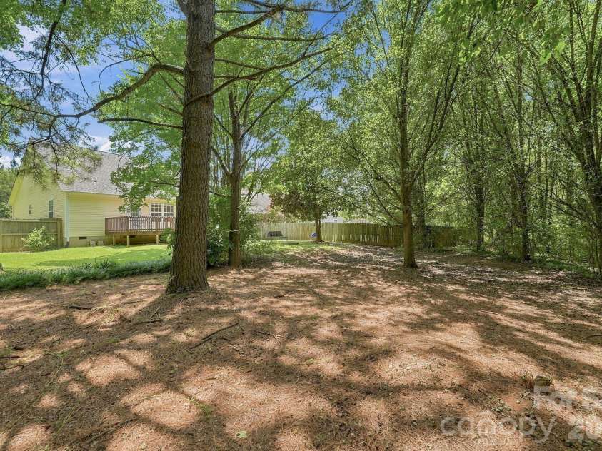 2010 Mallard Creek Drive, Rock Hill, SC 29732.  MLS# CAR4403595, YatesRealty ID 37791. 