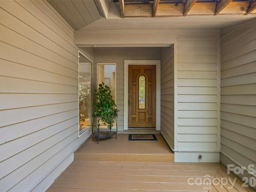 2 Five Oaks Lane, Lake Wylie, SC 29710.  MLS# CAR4398029, YatesRealty ID 37792. 