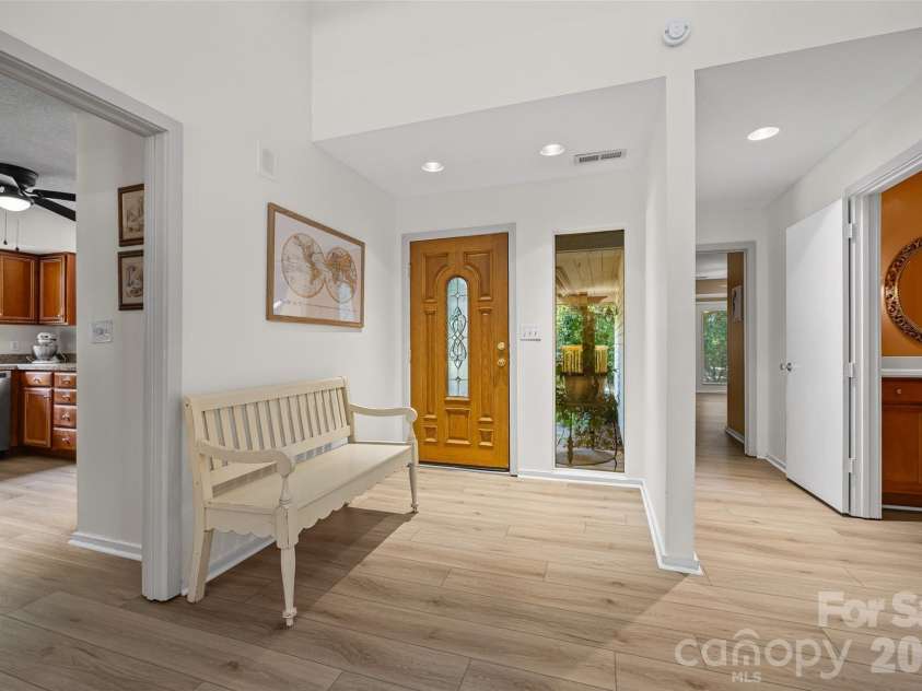 2 Five Oaks Lane, Lake Wylie, SC 29710.  MLS# CAR4398029, YatesRealty ID 37792. 