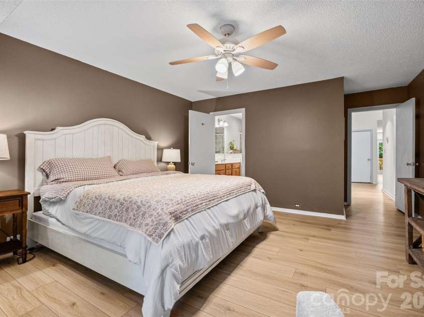 2 Five Oaks Lane, Lake Wylie, SC 29710.  MLS# CAR4398029, YatesRealty ID 37792. 