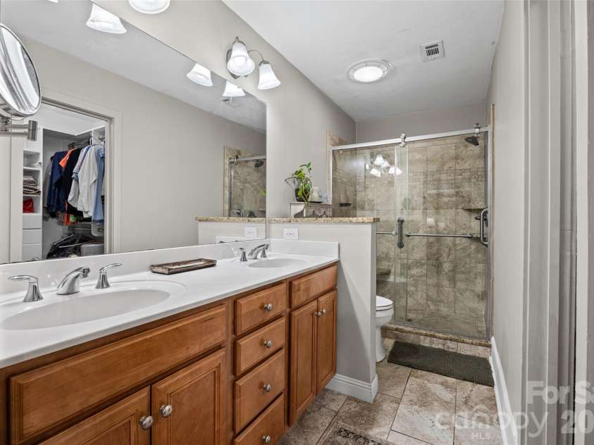 2 Five Oaks Lane, Lake Wylie, SC 29710.  MLS# CAR4398029, YatesRealty ID 37792. 