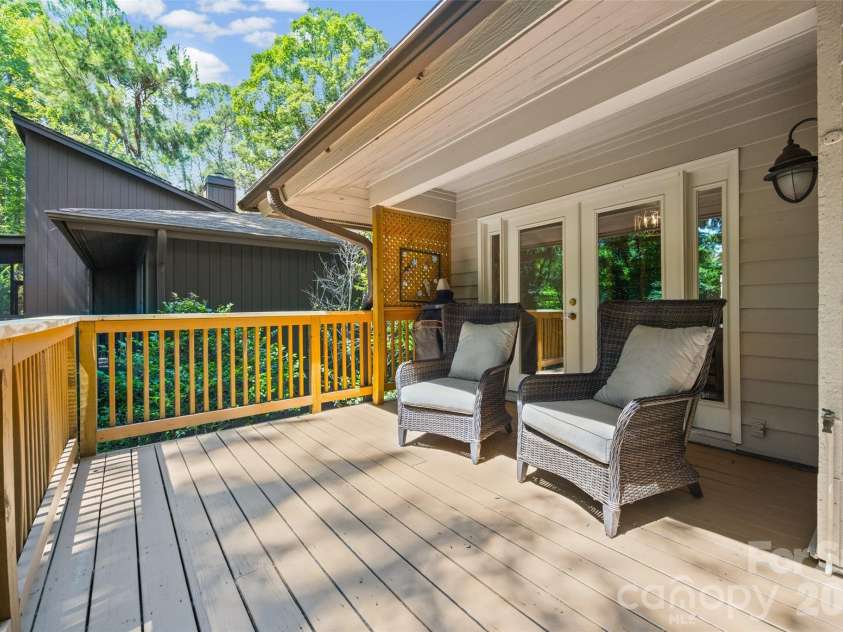 2 Five Oaks Lane, Lake Wylie, SC 29710.  MLS# CAR4398029, YatesRealty ID 37792. 