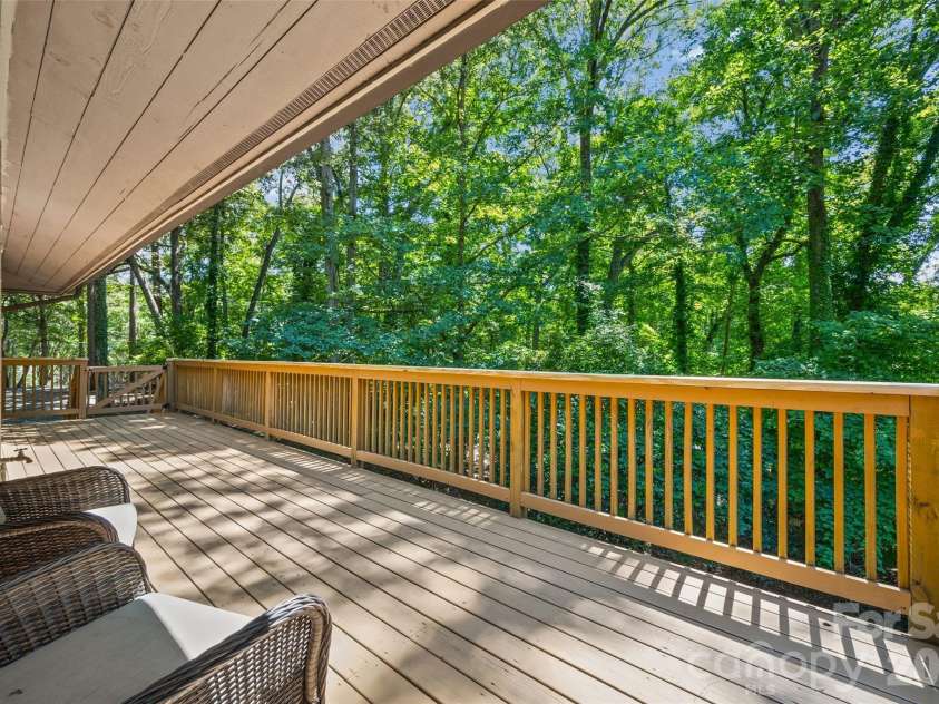 2 Five Oaks Lane, Lake Wylie, SC 29710.  MLS# CAR4398029, YatesRealty ID 37792. 